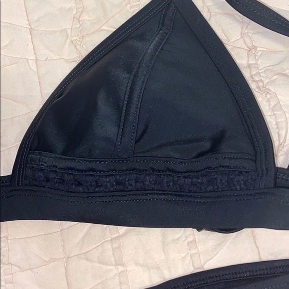 Cute black bikini - Picture 4 of 5